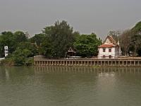 P1030084  Un temple au bord de la Chao Phraya : Thailande Ayutthaya ville