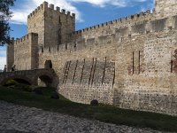 Les remparts et l'entrée du chateau