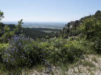 Vue sur la vallée dans une brèche