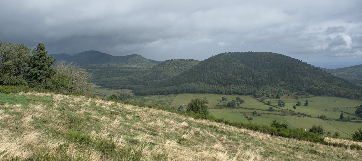 Chaîne des puits depuis la Combegrasse