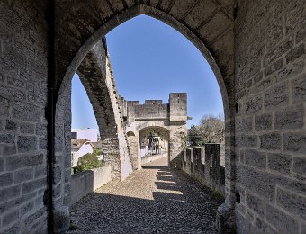 Pont Valentré- sous la tour principale
