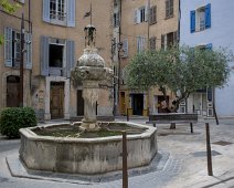 Fontaine des deux places sur la place de la République  Construite en 1643
