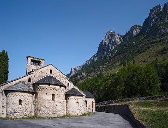 Verdun  Le chevet de l'église. Elle a été construite au XIIe siècle