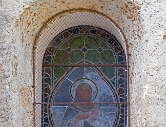 Verdun  Une fenètre et son vitrail