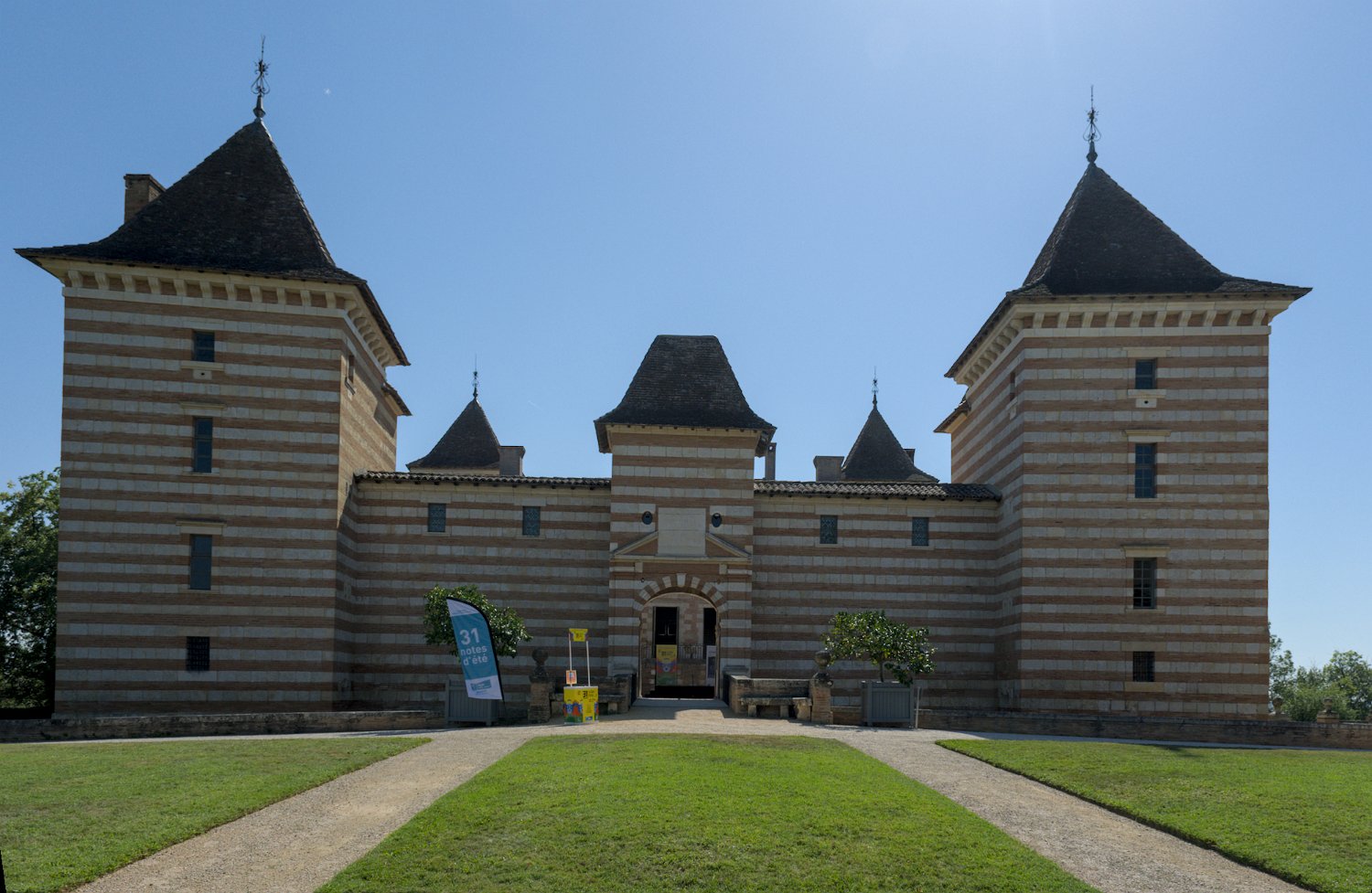 Vue de la façade principale