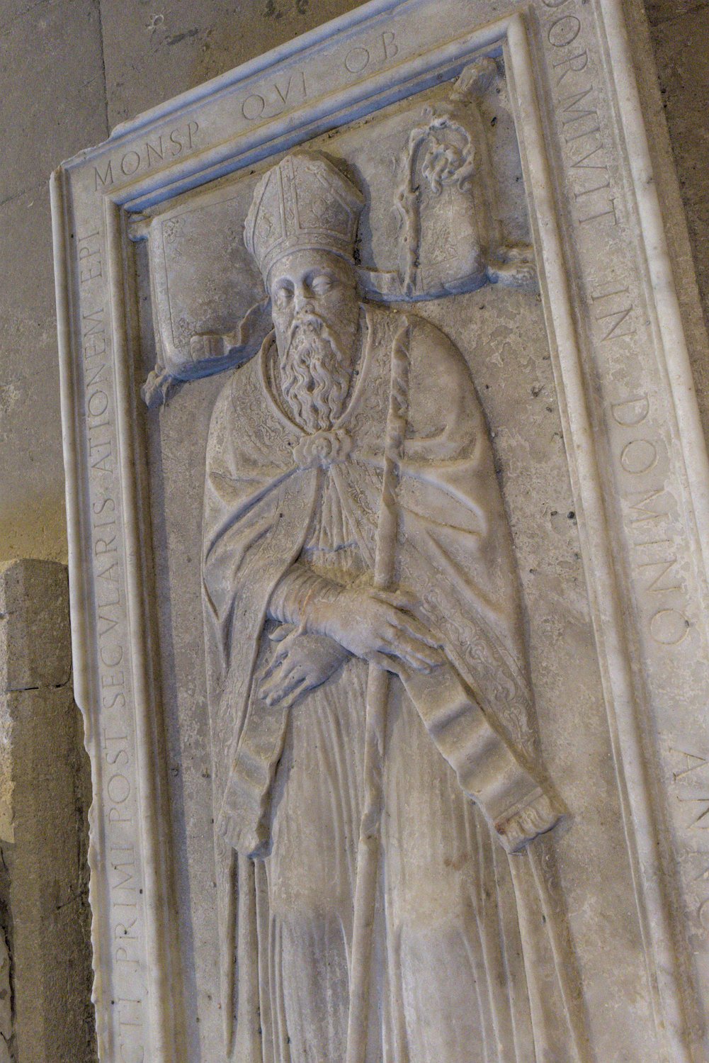 Dalle funéraire d'Izarn Barrière