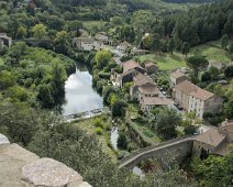 Vue sur le pont du Diable et la vallée du Jaur