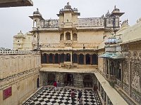 Zenana Mahal - la cour des paons  Le paon est à l'Inde ce que le coq est à la France