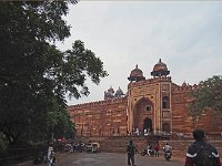 L'entrée de la ville et les remparts
