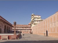 La grande cour. Au fond les appartements privés du maharaja (Chandra Mahal). A gauche le Diwan-i-Khas (salle des audiences privées)