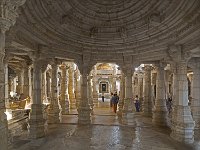 Un des 4 halls d'assemblée  Ces halls d'assemblée sont appelés Ranga mandapa