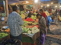Marché aux légumes  Les légumes sont la base de la cuisine indienne, notamment indoue