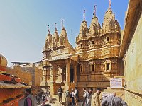 Temple jaïn  Les temples (ils sont nombreux) ont été construits entre le 12ème et le 15ème siècle.