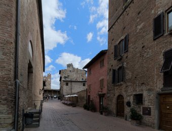 Via Giovanni  Boccacio en direction du Palazzo Pretorio