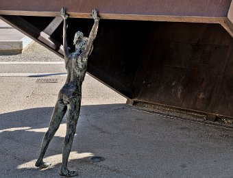 Sculpture dans la ville basse