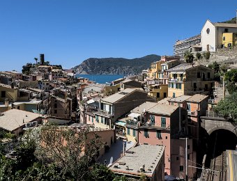 Vue sur le village et la rue principale