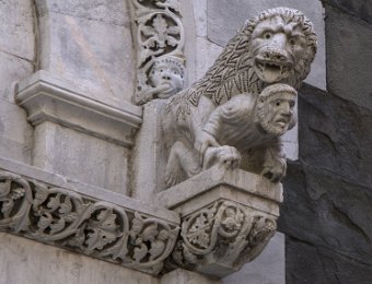 Sculpture de la façade