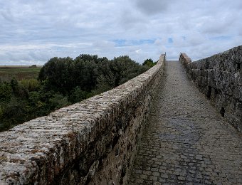 Pont du diable  Les fondations du pont datent du IIIè siècle avant JC