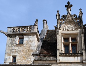 Toiture et lucarne à meneaux