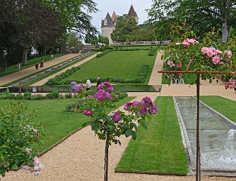 Vue du jardin et du château (1)