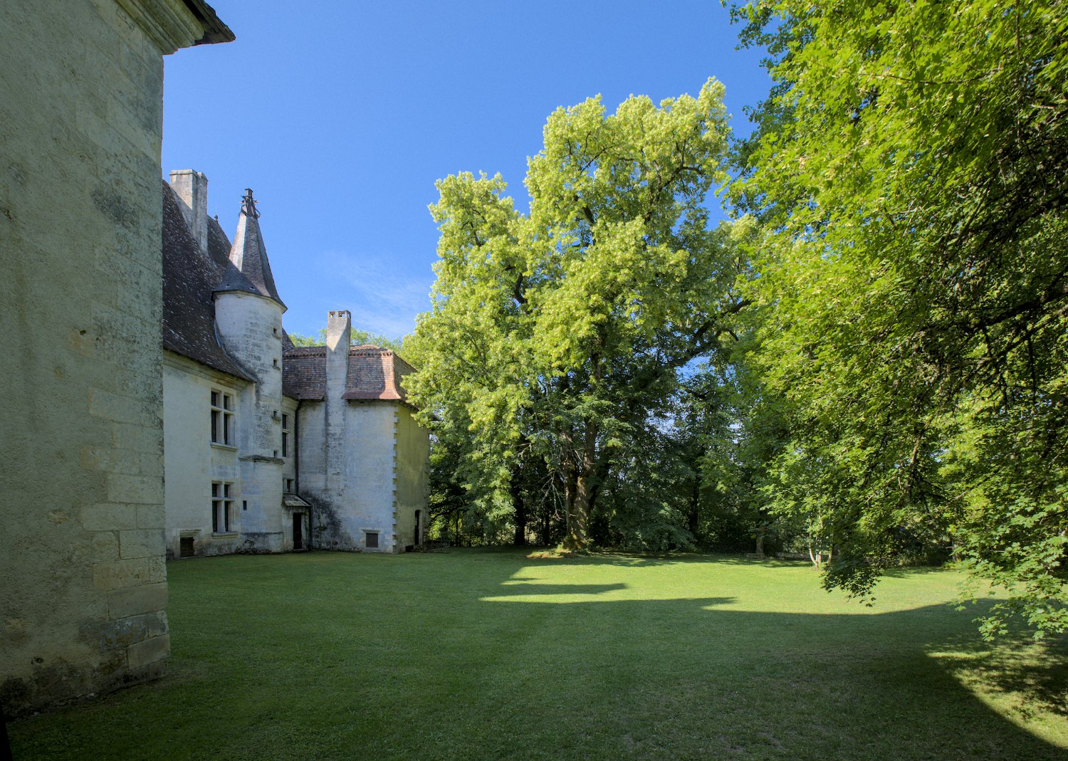 La façade arrière et le parc