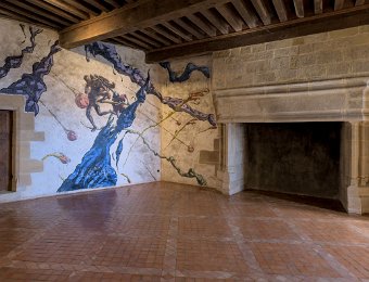 Donjon, salle décorée