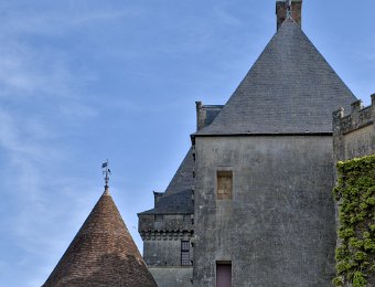 Les remparts et la tour Saint Pierre
