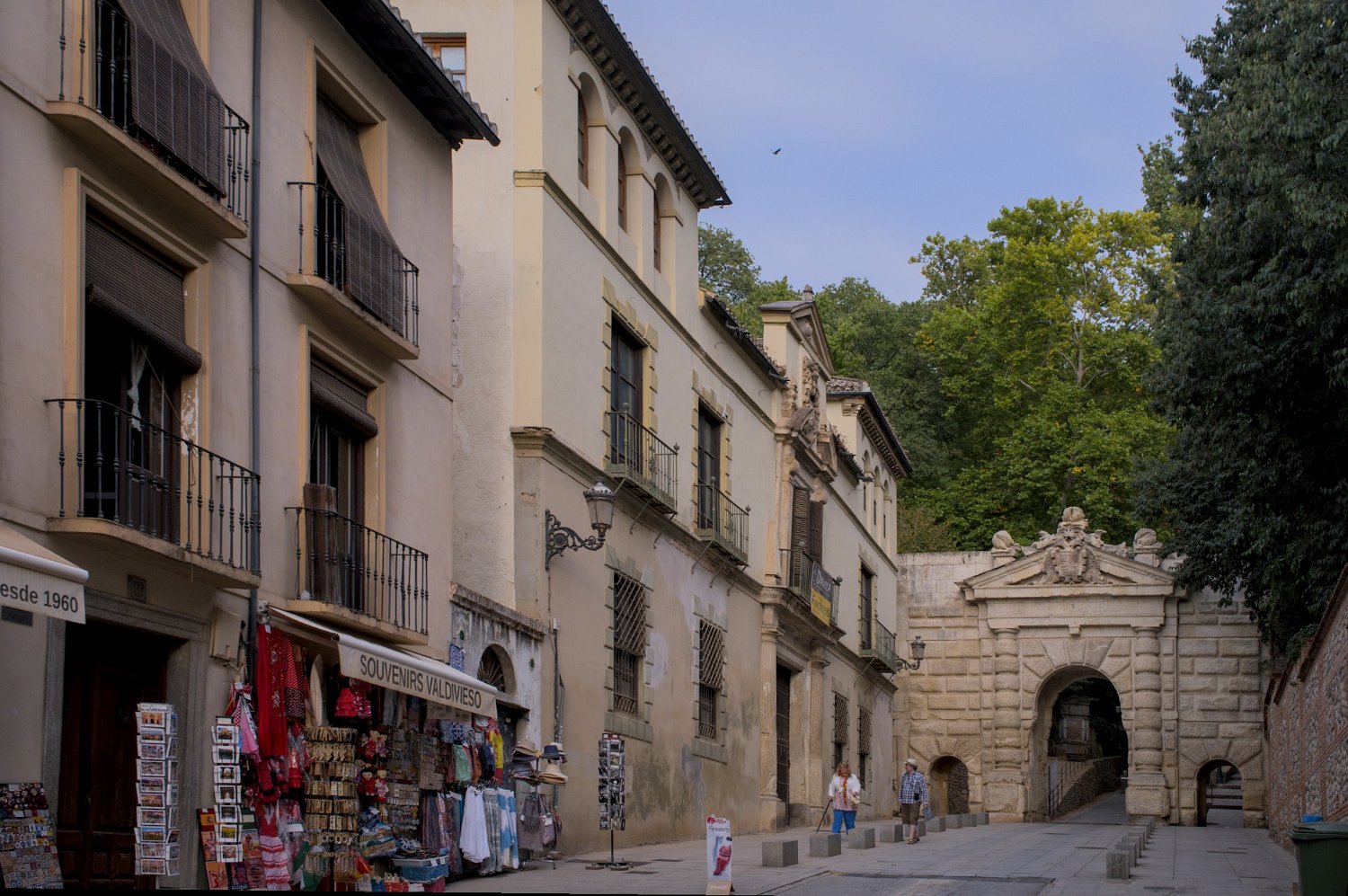 Alhambra - accès par la porte de las Granadas