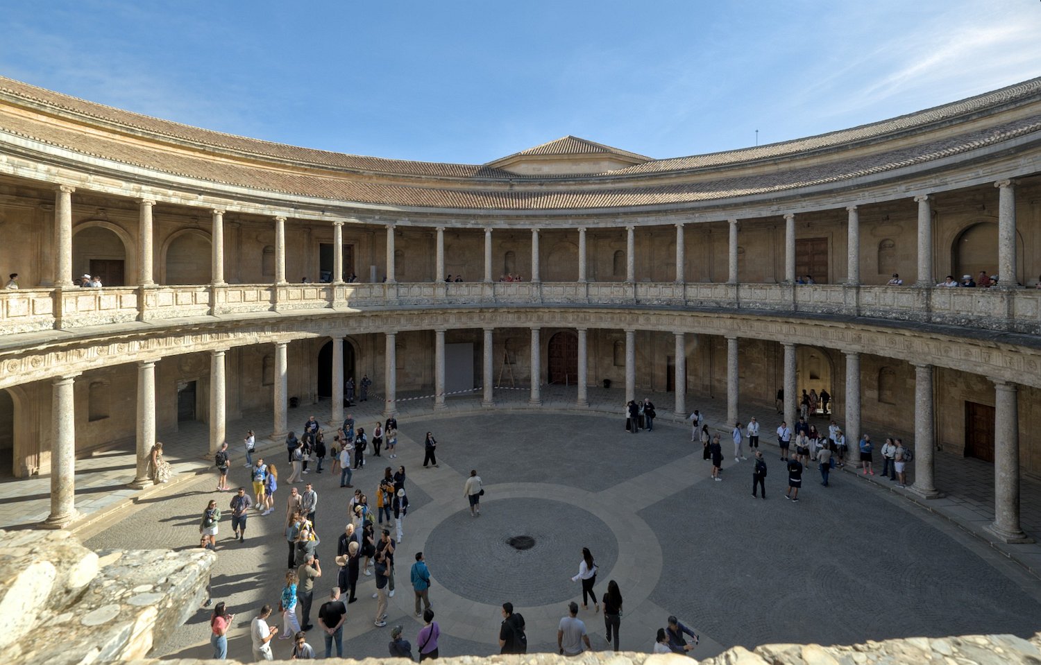 Palais de Charles V - Colonnades