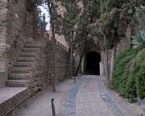 Accès à la porte des colonnes