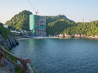 Immeuble en construction sur une plage