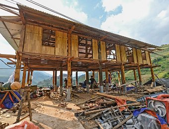 Maison sur piloti en construction